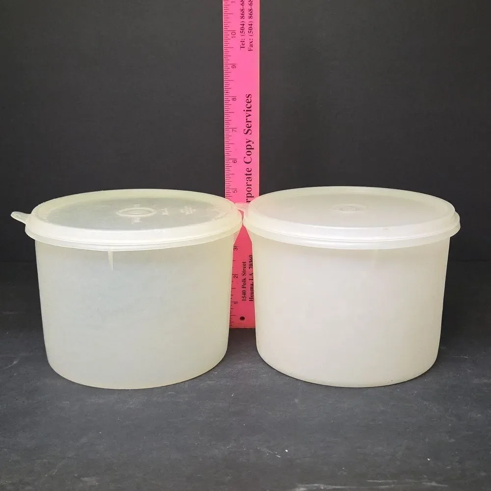 Vintage‎ Tupperware Lot of 4 Round Storage Containers & Lids